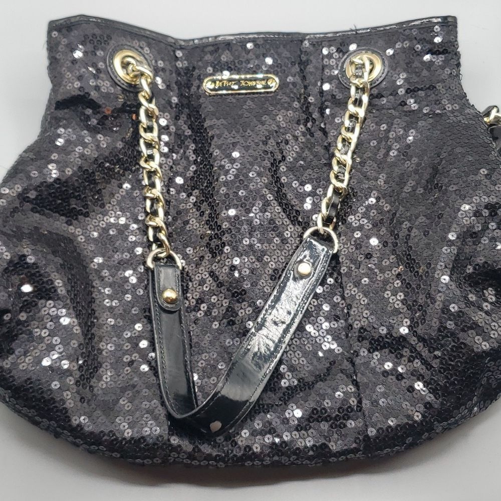 BETSEY JOHNSON CASUAL Y2K HANDBAG PURSE MEDIUM in BLACK SEQUINS W/ GOLD HARDWARE